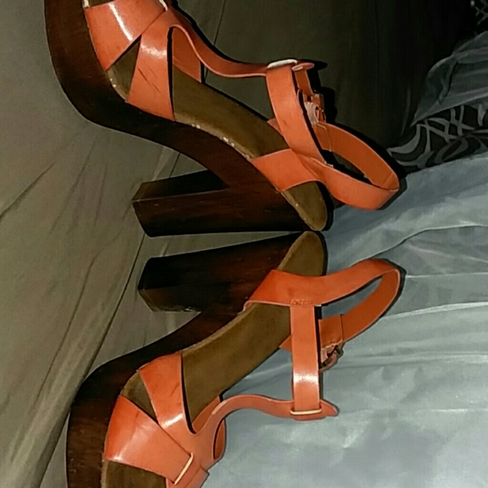 Boutique slight wedged heel - Picture 2 of 3